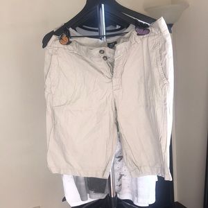 H&M Shorts- tan